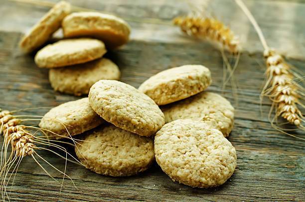 Shortbread cookies with bran and margarine.