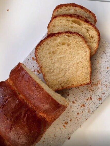 How long can bread be stored in the freezer.