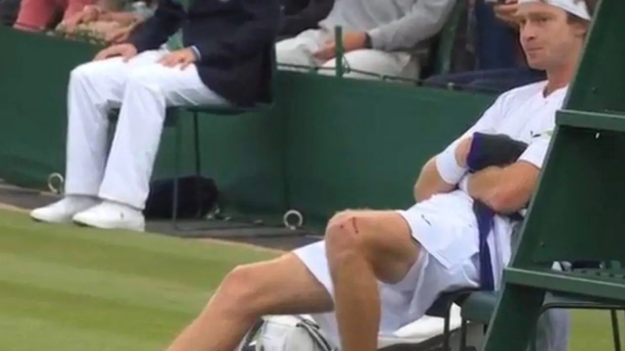 Russian Andrey Rublev loses his mind at Wimbledon, smashing himself with a racket several times. Video