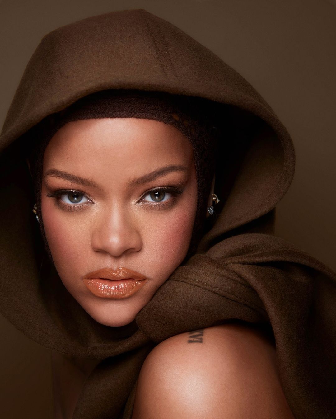 Another world star spotted wearing Ukrainian brand: Rihanna's new photos look stunning