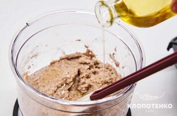 Bread spread recipe: pate with beans and mushrooms