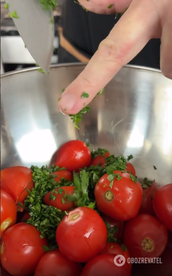 How to pickle tomatoes quickly: you can eat in a few hours
