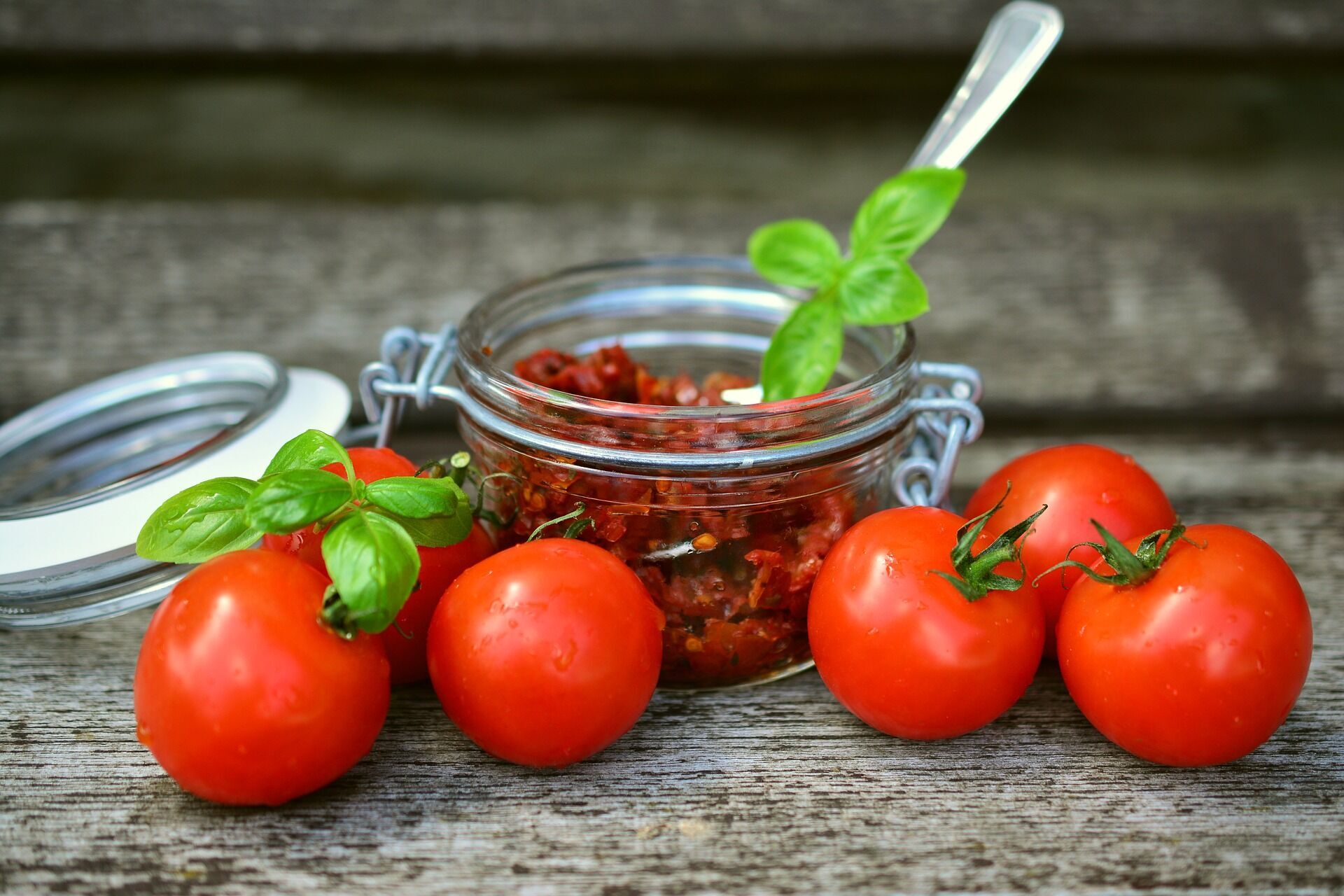 Tomatoes for the filling