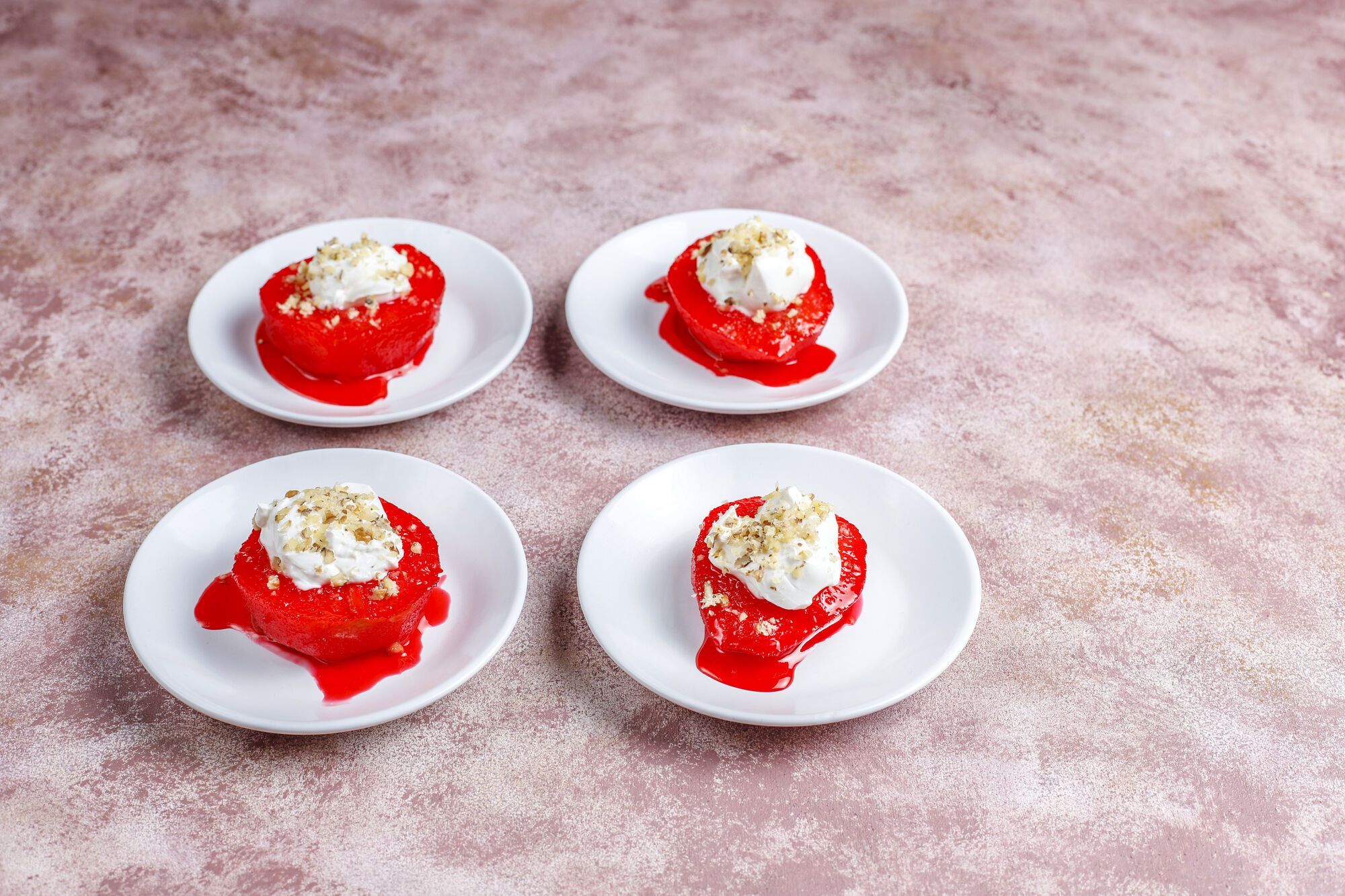 No-bake strawberry souffle: summer masterpiece in a glass
