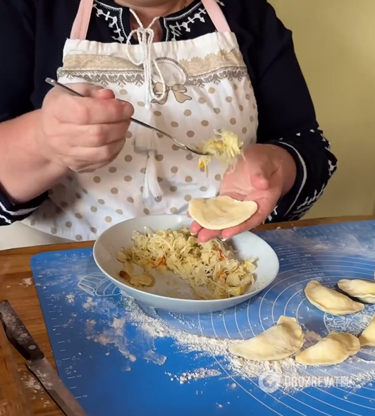 You have not cooked varenyky like this before: how to bake them deliciously 