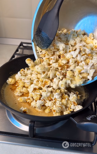 Caramelized popcorn: how to make it to taste better than in the cinema