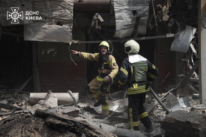 Explosions occurred in Kyiv and a children's medical institution was damaged: 10 people were killed and many injured as a result of the Russian attack. Photo