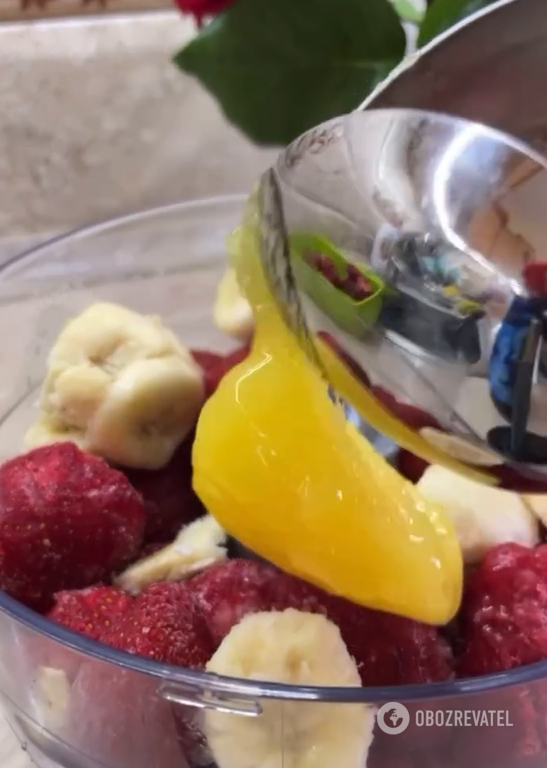 Cool strawberry banana sorbet instead of ice cream: how to make