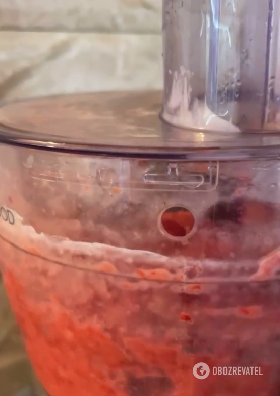 Cool strawberry banana sorbet instead of ice cream: how to make