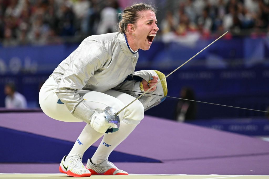 Polish fencer ''went crazy'' after winning a medal at the 2024 Olympics. Video