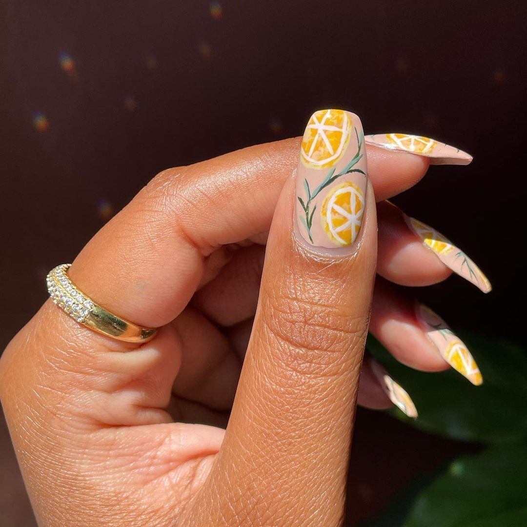 Manicure for August 2024: the most fashionable trends of the outgoing summer