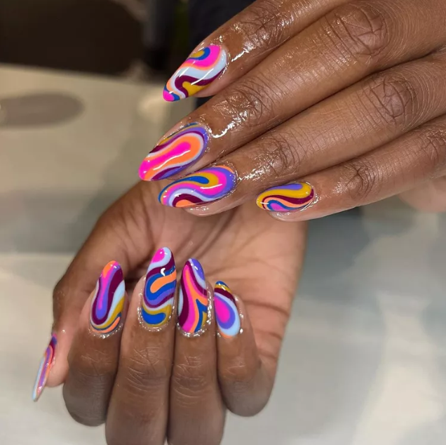 Manicure for August 2024: the most fashionable trends of the outgoing summer