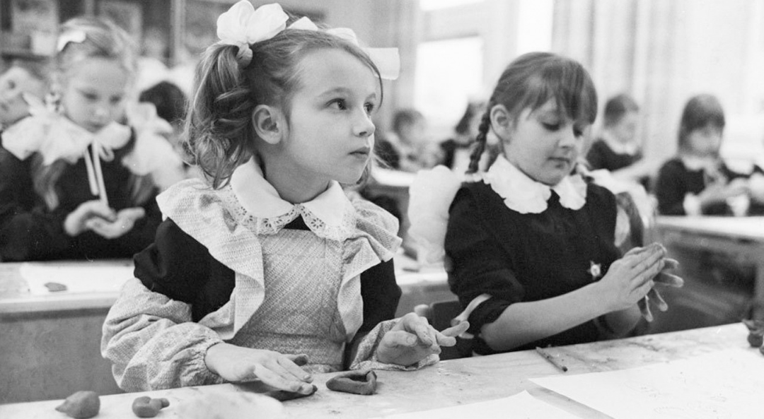 Why it was forbidden to write with ballpoint pens in schools in the USSR: the reason will surprise you