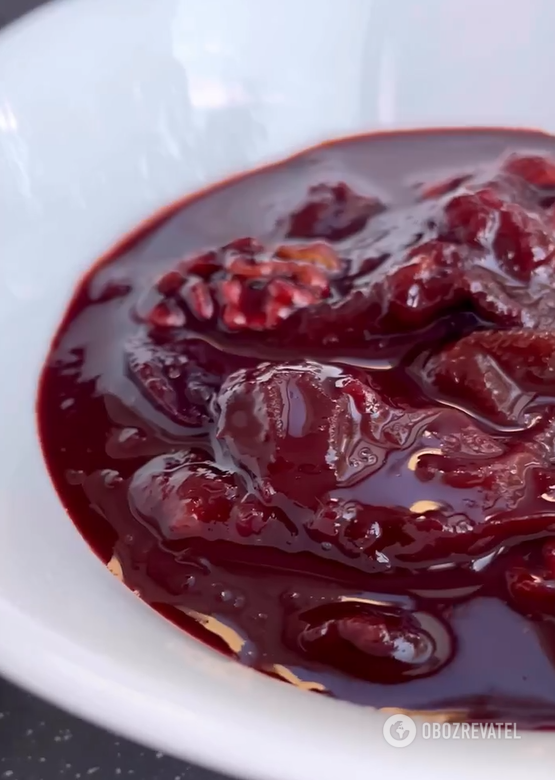 The most delicious plum jam with chocolate: how to make a dessert for the winter