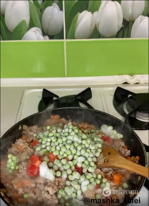 Stewing the filling.