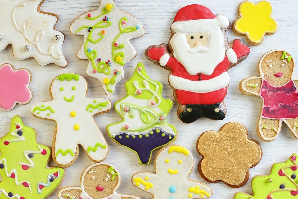 It is important to let the cookies cool completely before decorating