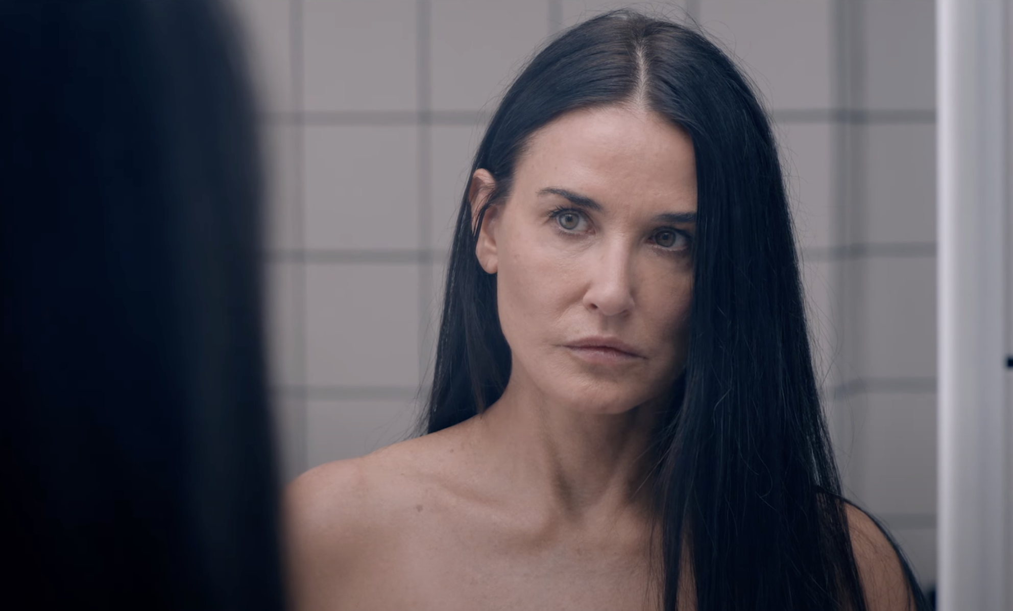 The Substance z Demi Moore w roli głównej: co wiadomo o ''prawie idealnym'' horrorze, który otrzymał 13-minutowe brawa w Cannes?