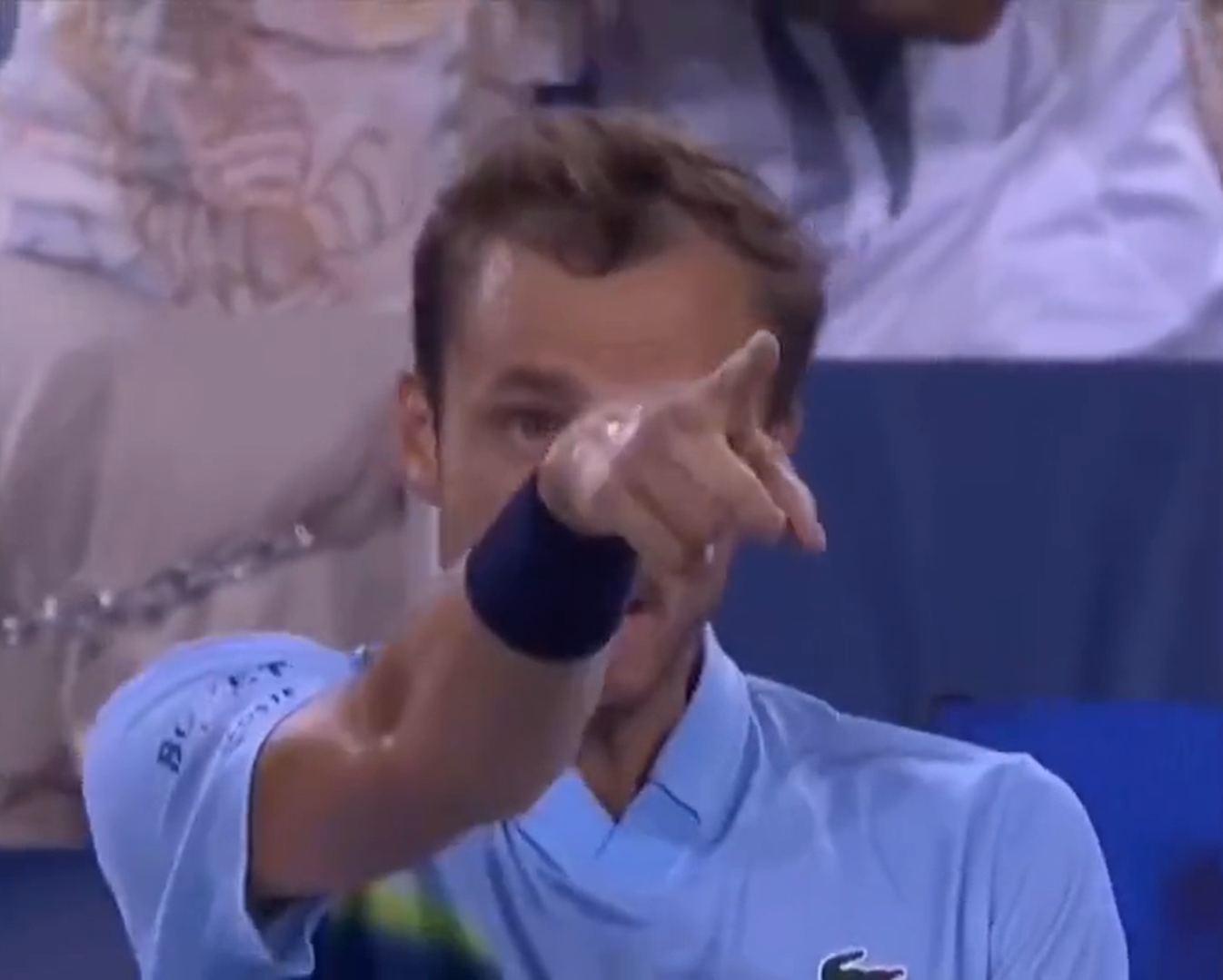 Russia's best tennis player threw a tantrum during a match, cursing the coach. Video