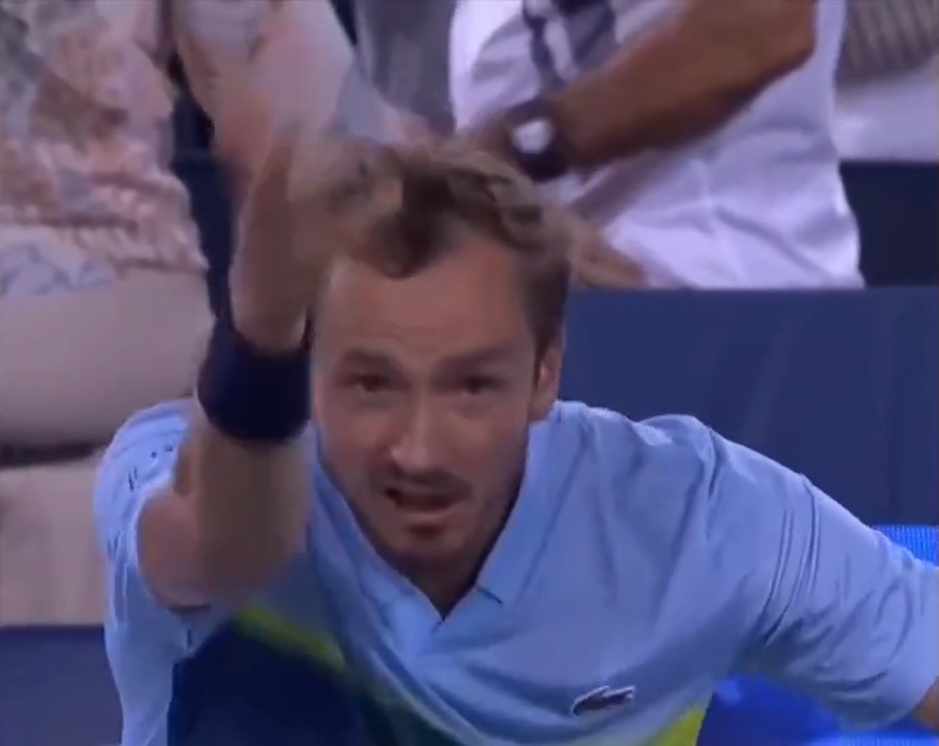 Russia's best tennis player threw a tantrum during a match, cursing the coach. Video