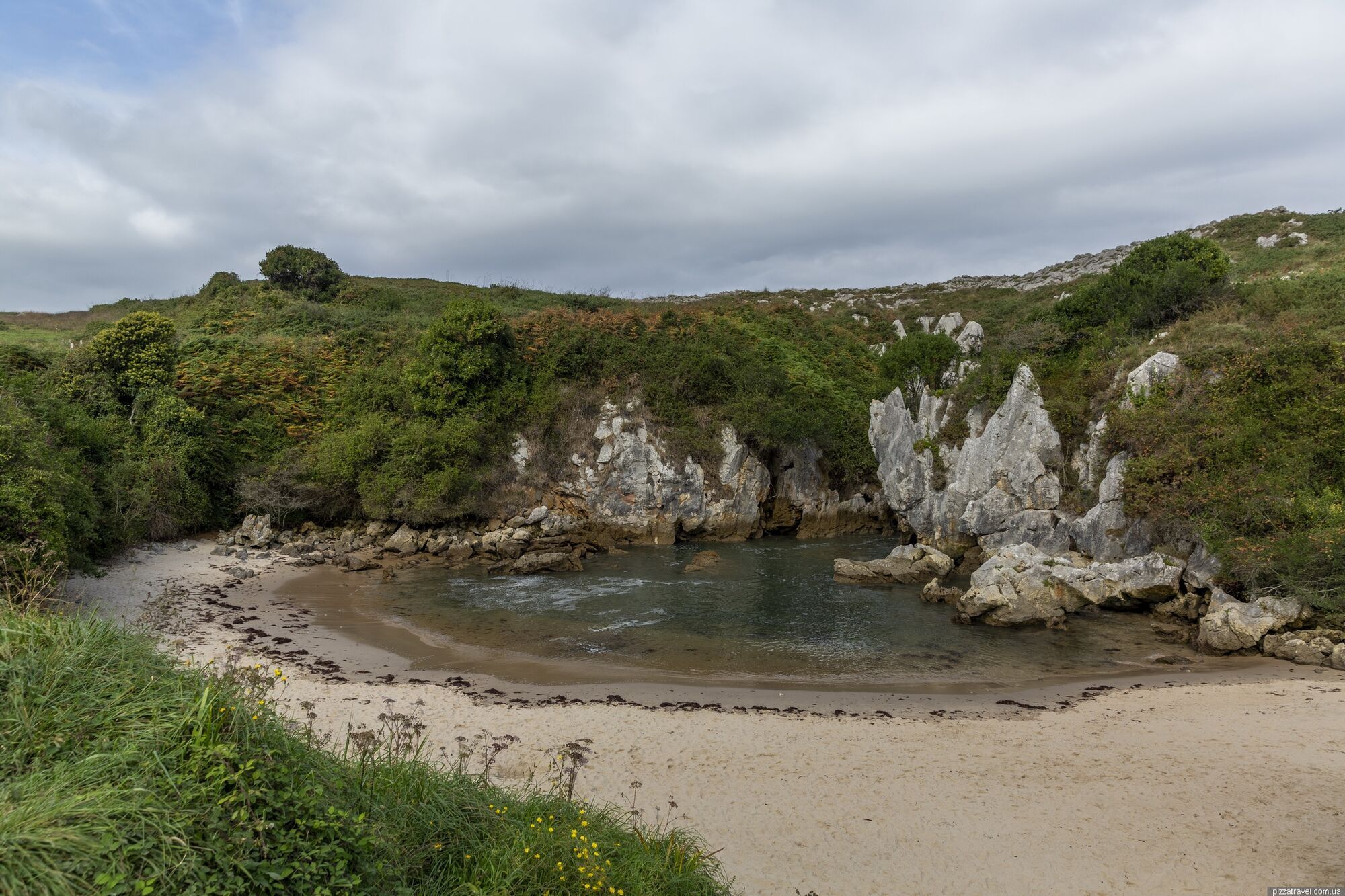 Hidden from tourists for years: what amazes the beach in Spain, which is called the smallest in the world