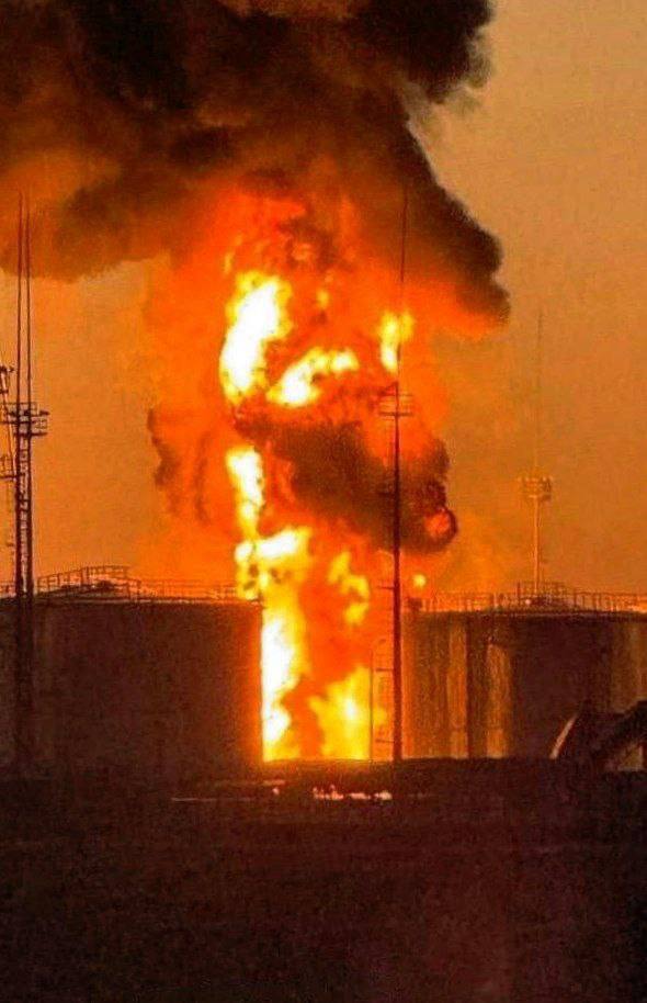 Oil depot in Rostov region attacked by DIU drones: fire continues