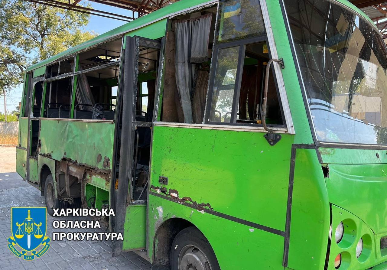 The occupiers hit a bus with people in Kharkiv region, there was a hit near a residential building: the number of wounded has increased. Photos