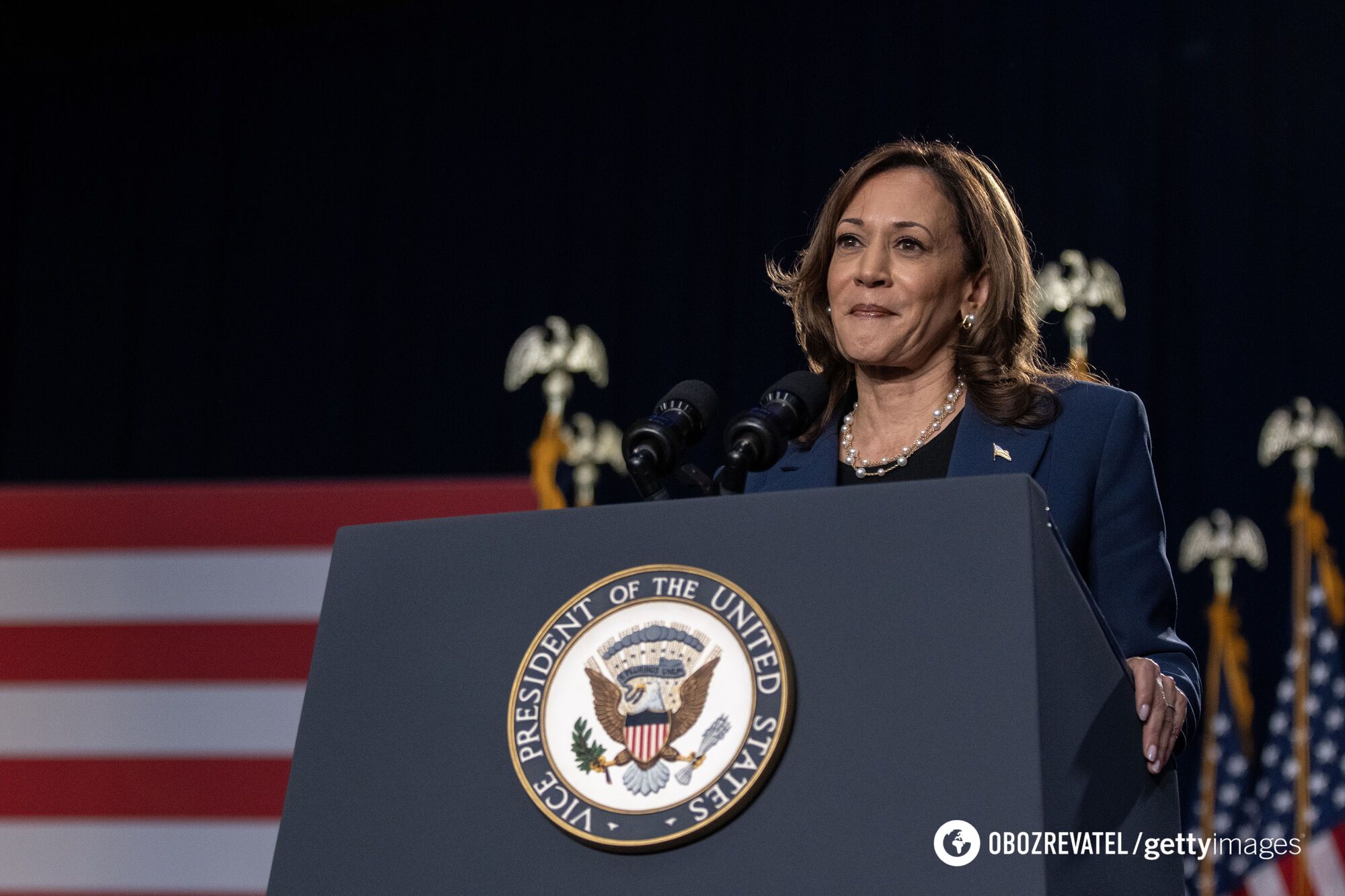 6 Kamala Harris campaign looks that showcase her style the best. Photo