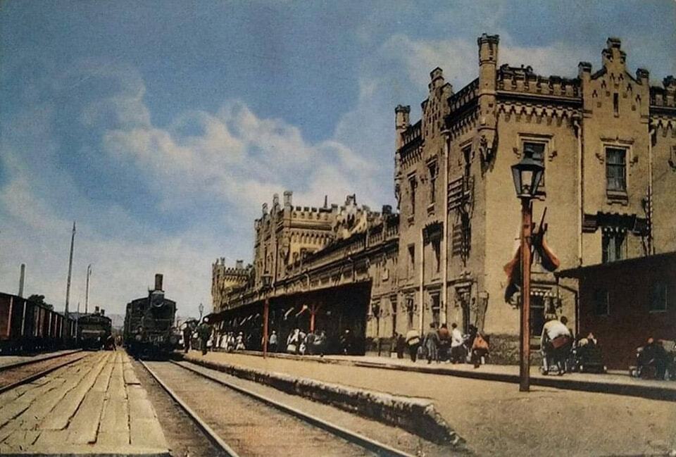 What the first building of Kyiv Railway Station looked like in the 1890s. Archive photo