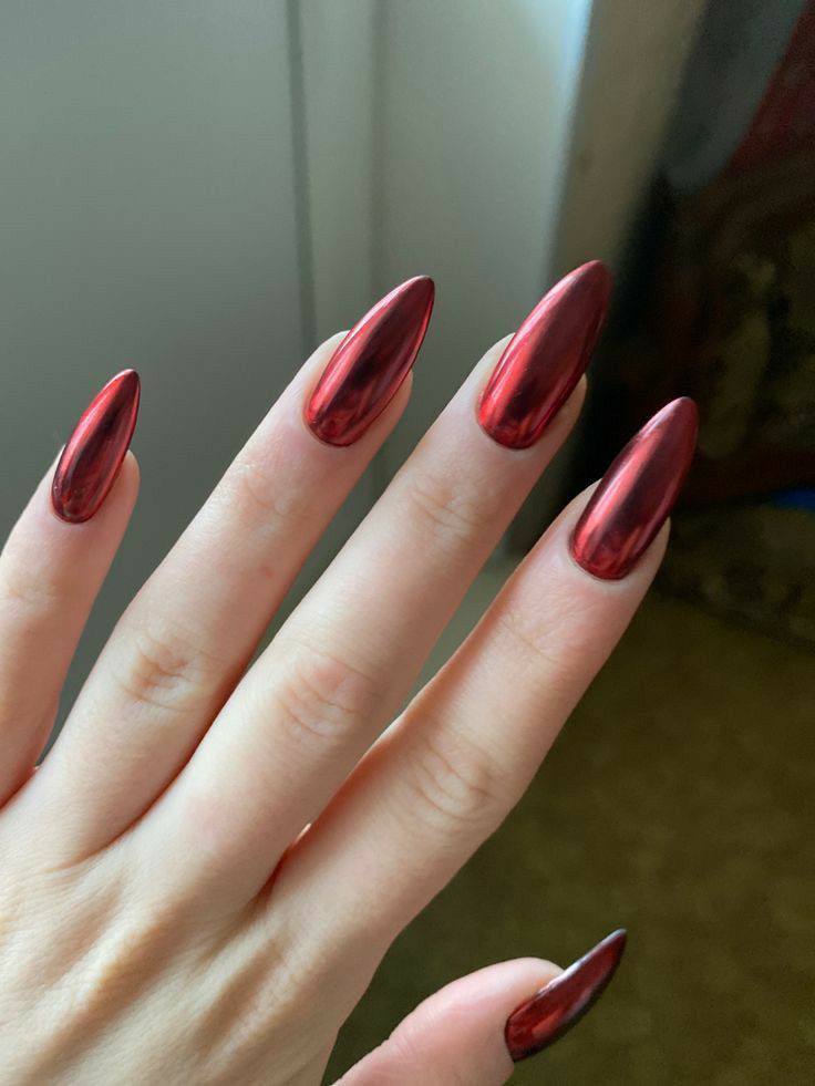 Black Cherry nails will be the trend for fall 2024: five ideas for inspiration. Photo