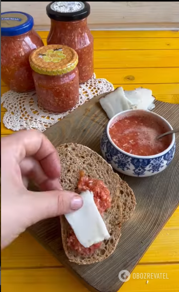 Homemade horseradish sauce with tomatoes: how to make a popular appetizer