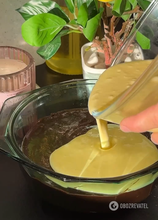 Chocolate and cream pie with cherries for tea: it is prepared in an elementary way