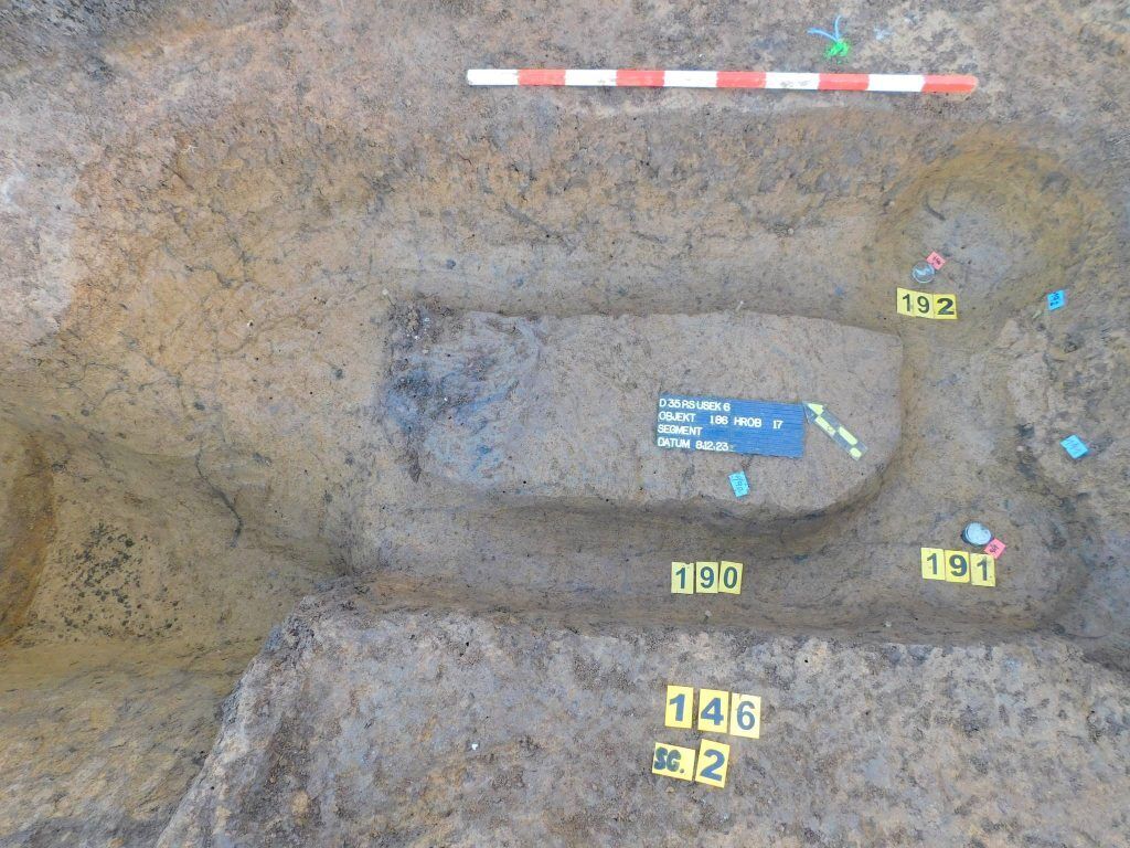 A unique prehistoric mound with graves was discovered in the Czech ...