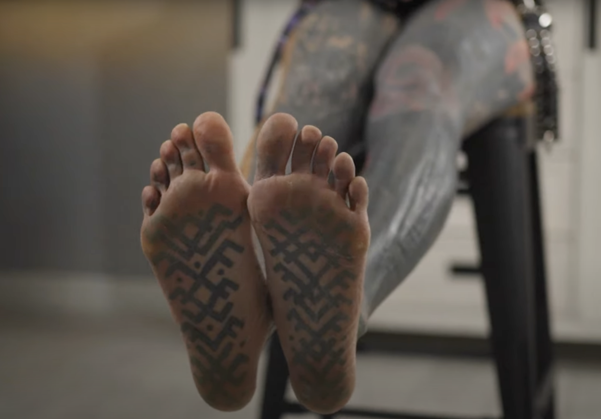 A woman whose body is 99.8% covered with tattoos has entered the Guinness Book of Records. Photos and video