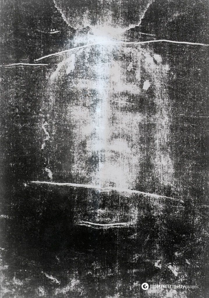 The Shroud of Turin. Is it really buried in it Jesus Christ and why after the latest research known atheist became a Christian