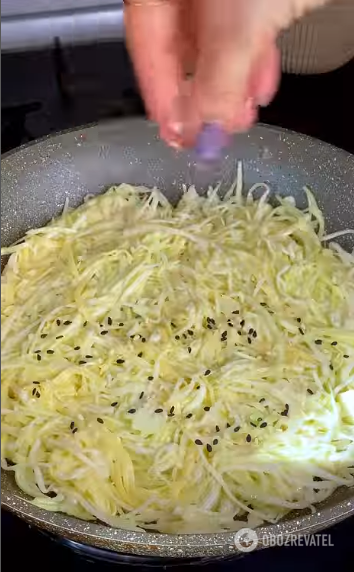 Lazy cabbage pie in a pan: no need to bake anything