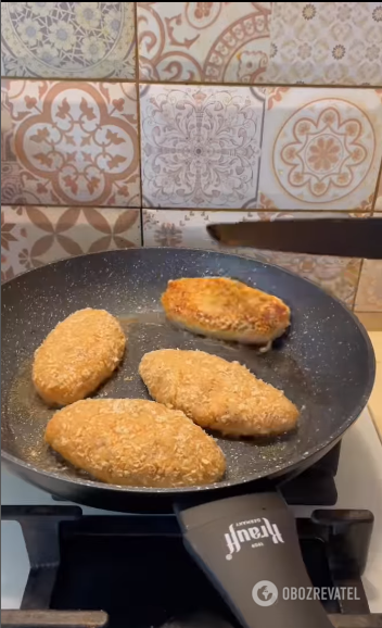 What to add to fish cutlets to make them juicy: unexpected ingredients