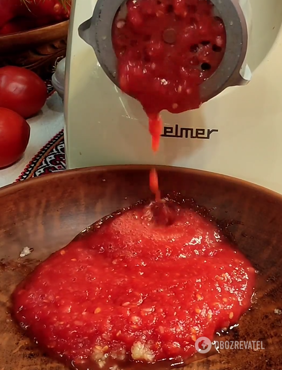 Spicy megrel sauce for the winter: made from fresh tomatoes and peppers