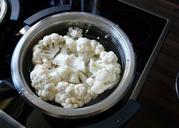 Boiled cauliflower.