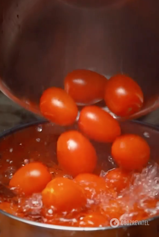 Tomatoes for the dish.