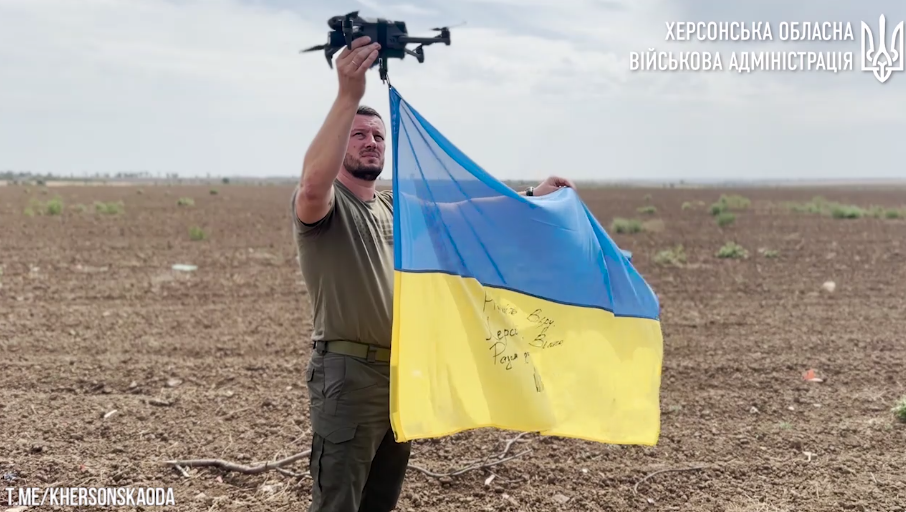 ''Don't lose faith'': more than two dozen Ukrainian flags have been flown over the occupied Kherson region. Video