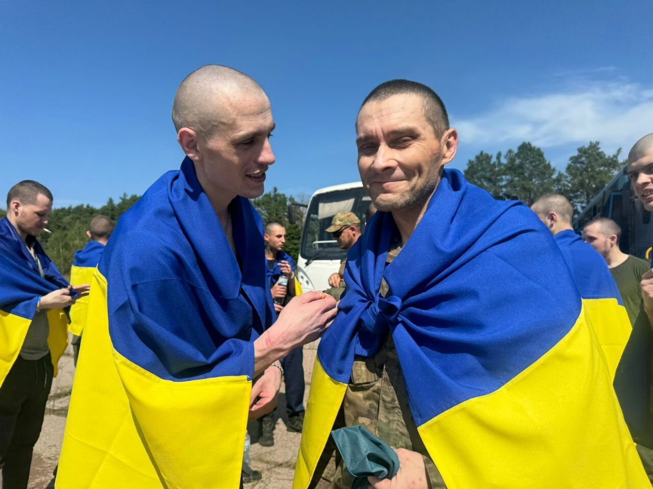 Ukrainian defenders returned from Russian captivity sang the national anthem of Ukraine: video touched the web