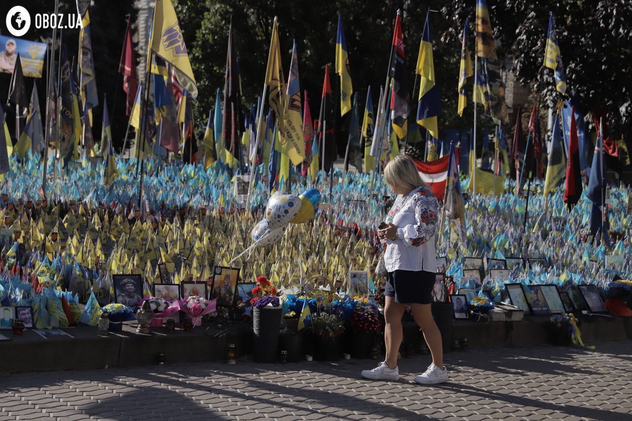 Ukrainian flags, embroidered shirts and honoring heroes: how Kyiv celebrates Ukraine's Independence Day. Photo report