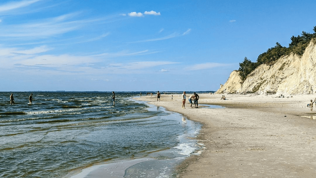 Water bodies of Poltava region: top beaches for a summer weekend