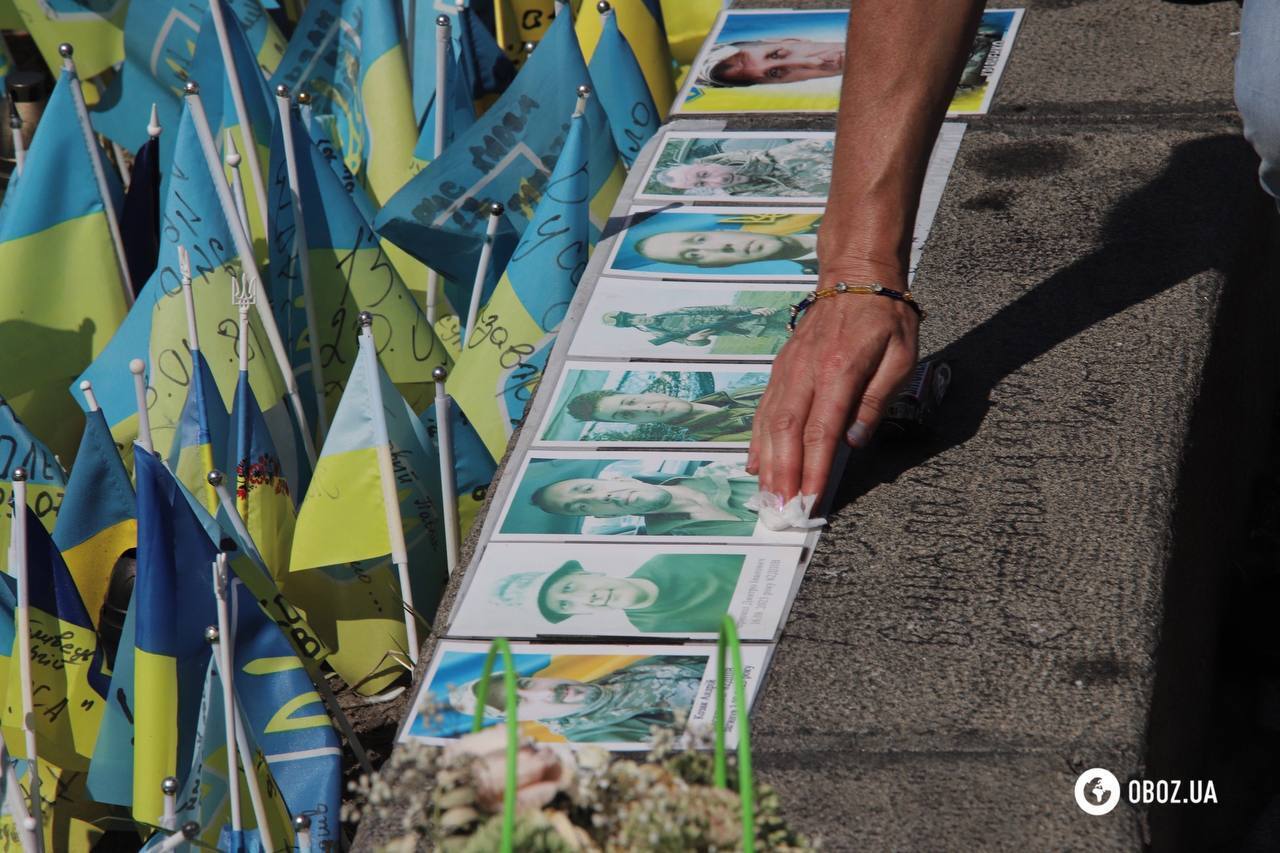 Ukrainian flags, embroidered shirts and honoring heroes: how Kyiv celebrates Ukraine's Independence Day. Photo report