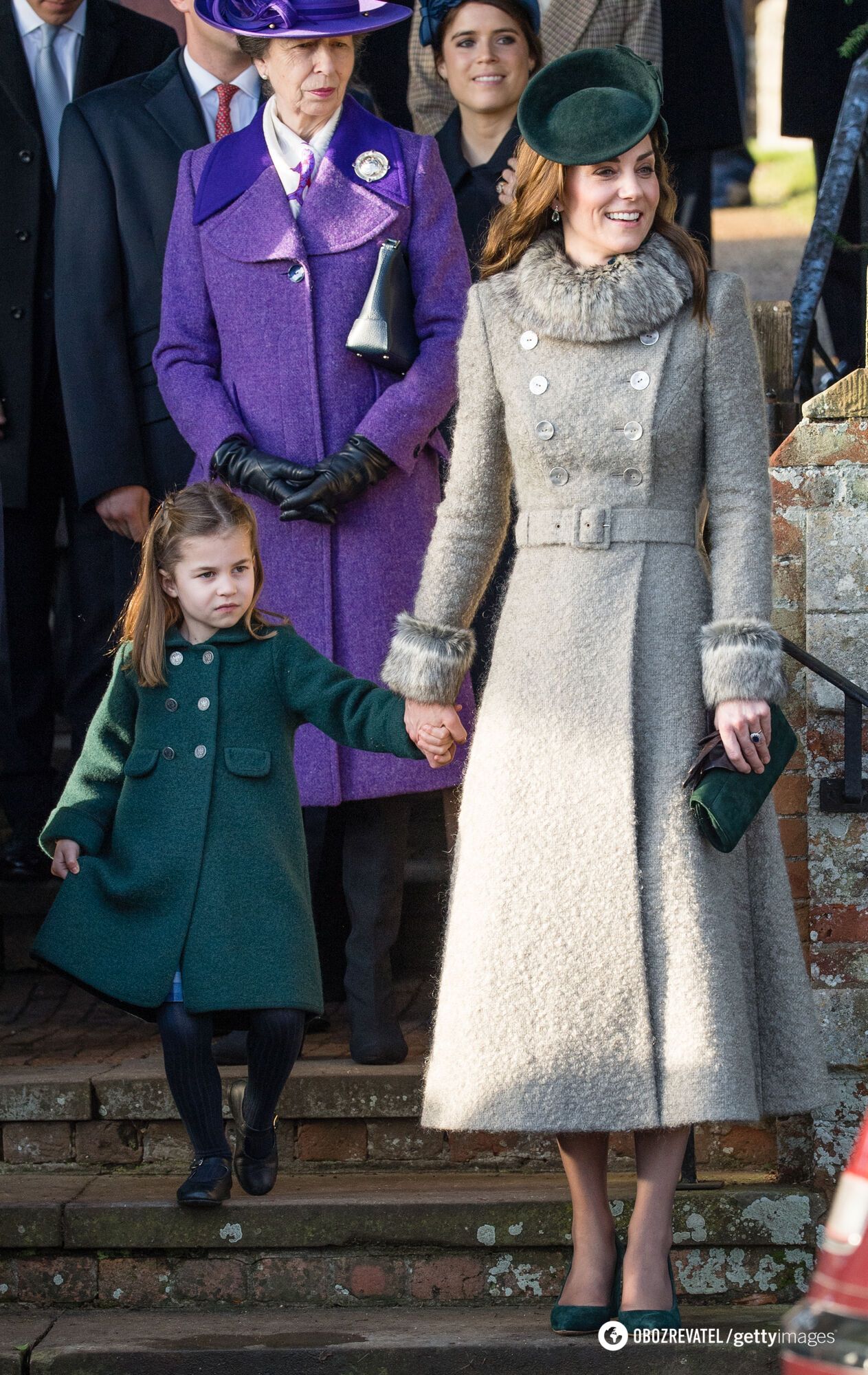 Princess Charlotte, Lady Louise and other royal children who successfully imitated their parents. 7 cute photos