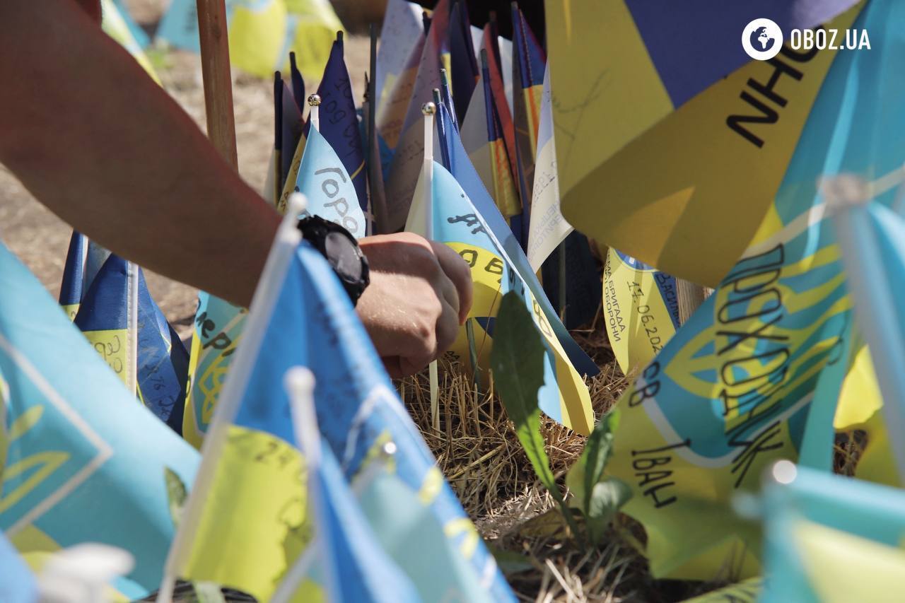 Ukrainian flags, embroidered shirts and honoring heroes: how Kyiv celebrates Ukraine's Independence Day. Photo report