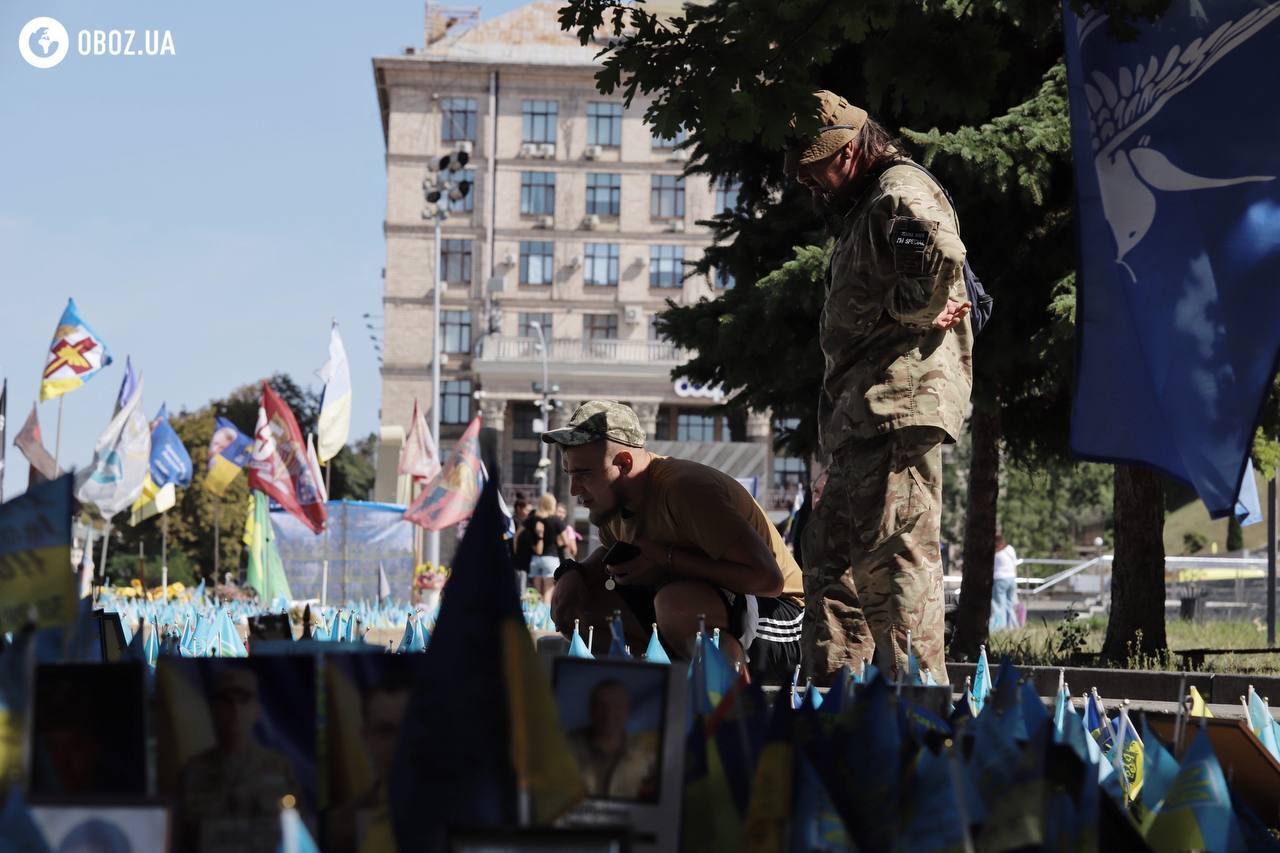 Ukrainian flags, embroidered shirts and honoring heroes: how Kyiv celebrates Ukraine's Independence Day. Photo report