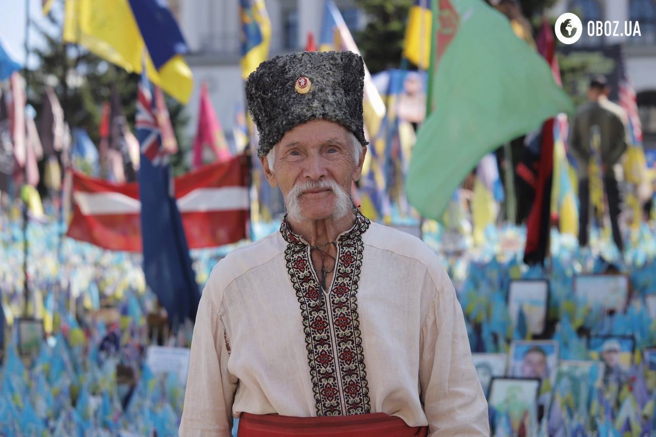 Ukrainian flags, embroidered shirts and honoring heroes: how Kyiv celebrates Ukraine's Independence Day. Photo report