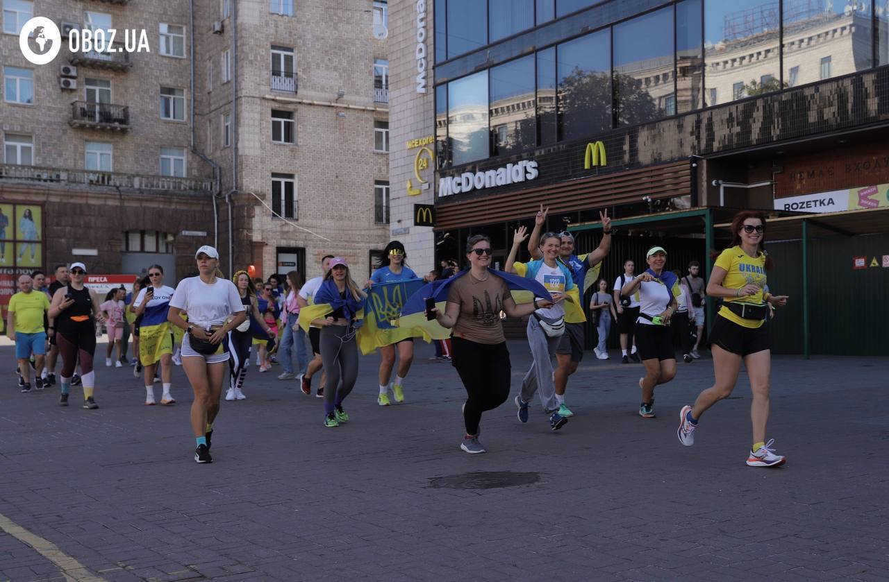 Ukrainian flags, embroidered shirts and honoring heroes: how Kyiv celebrates Ukraine's Independence Day. Photo report