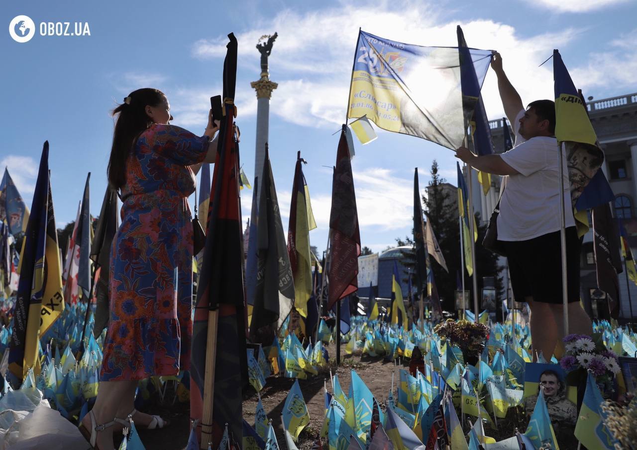 Ukrainian flags, embroidered shirts and honoring heroes: how Kyiv celebrates Ukraine's Independence Day. Photo report